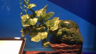 101の展望台から帰る途中のサンゴ、奇石のお店