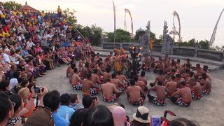 ケチャックダンスの王様役は意外？！！