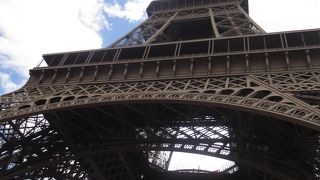 夏休みで、最寄り駅が閉まってました。。。