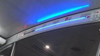 インディラガンジー国際空港からニューデリー駅までは、INR100