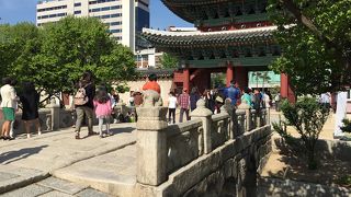 昌慶宮入り口の橋