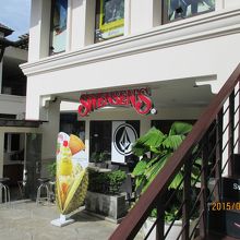 写真はタートルビレッジ内のお店です