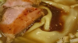 新宿：濃厚、煮干汁