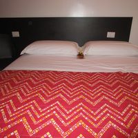 ロフトの上のベッド