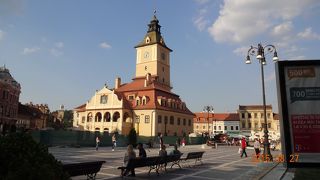 賑やかな広場ですが、歴史博物館の周囲は工事中でした。