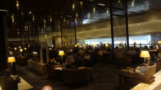 広いが混んでいる