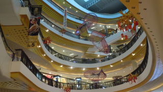 現在チェンマイで最も巨大な高級なショッピングセンター