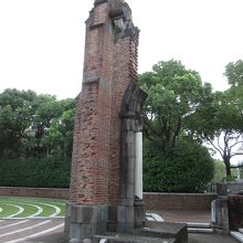 被曝した浦上天主堂の建物の一部