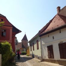 素朴な印象。ただ、石畳がとっても歩きにくいんですよね。