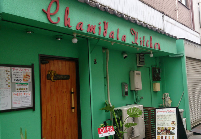 隠れ家のようなレストラン、ランチがお得。