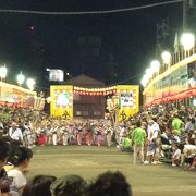 街中が阿波踊り一色！