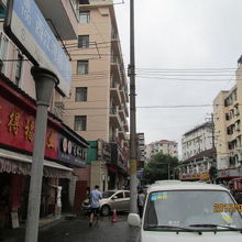 西江湾路の道標。