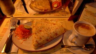 クレープは大きくて食べ応えあり