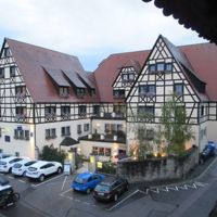 城壁から見たホテル