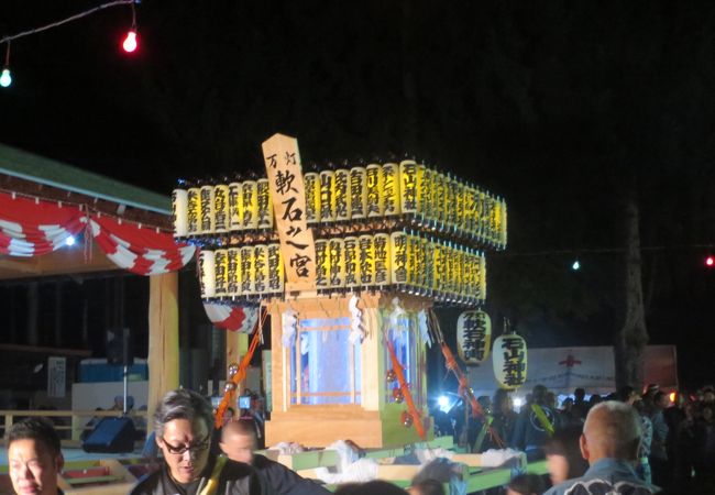 例祭では札幌軟石の珍しい神輿