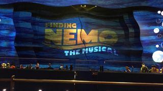 ニモのミュージカル！！！とても素敵で満席状態！！！