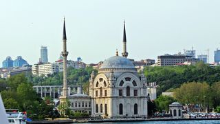 イスタンブールを真っ二つ