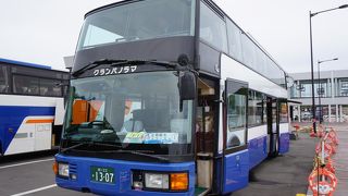 オタトマリ沼、仙法志御崎などの利尻島の主要コースを巡る定期観光バス