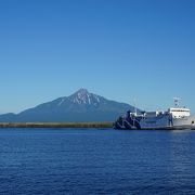 正面には対岸の利尻富士がよく見えて