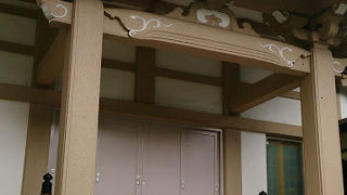 この界隈の標準的な雰囲気の寺院