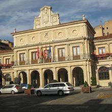 建物自体も重厚さを感じます。