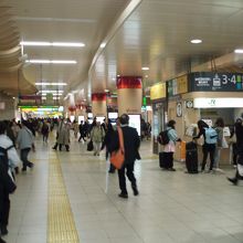 駅構内はこんな感じ・・・