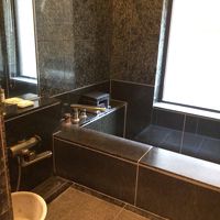 和室には浴室があり部屋でもモール温泉を楽しめます！