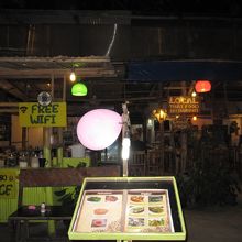 奥まで歩き続けるとあります。