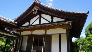 見どころは伏見桃山城の遺構の一部という書院ですが