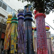 カラフルな吹き流し。