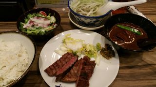 お昼時には並びます