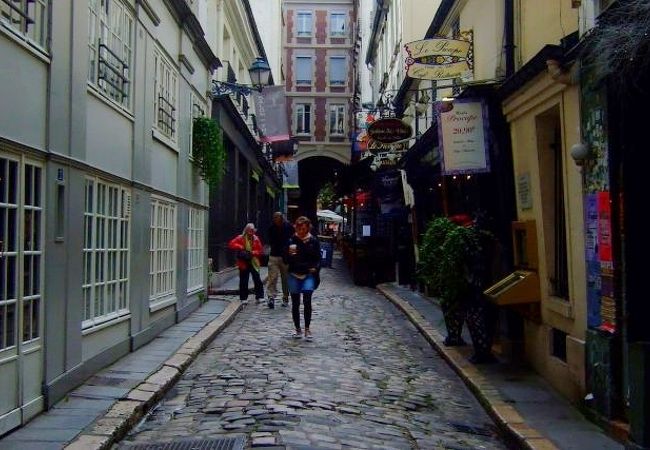 (フランス)パリ・サンタンドレ小路・F10号(530×455) フランス)パリ・サンタンドレ小路・F10号(530×455) ポナン ロード