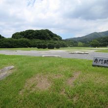 もちろん正面には南大門跡があります