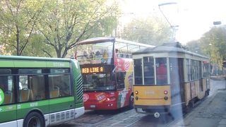 新型トラムが多いですが、レトロな旧式トラムも頑張っています