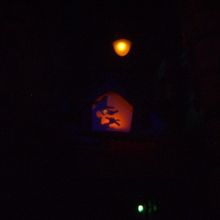 家の中で誰かが歩いてる