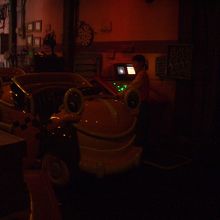 目が光ると可愛い奴に乗ります回りますくるくるくる