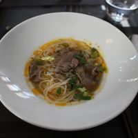 朝食ではオーダー制で暖かい麺が出てきます。美味しかった！