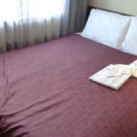 部屋一杯のセミダブルベッド（１４０ｃｍ）。