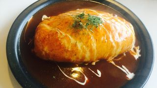 でかくてうまーーーいオムライス専門店