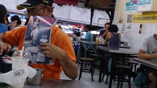 ピンクのユニフォームが目印