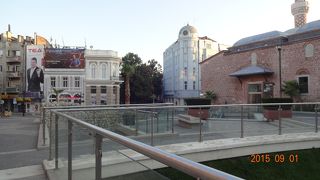 ジュマヤモスクのある広場