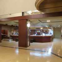 レセプションは無愛想で事務的でした