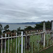 海を臨むお墓