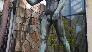 【要注意】全部見たら最低３時間はかかります。本館・分館・工芸・東洋館・児島虎次郎記念館とあります。