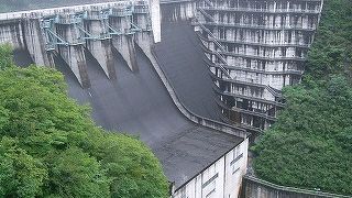 ダム管理事務所の若い女性職員がとても親切