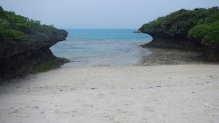 【要注意】港の近くですが、途中立入禁止の御獄もありますので、案内の人と一緒に行きましょう。