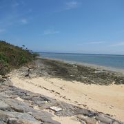 【要注意】このクチコミの地図の場所は船原浜です。ナラリ浜は鳩間小中学校の北東の今では砂浜がほとんど無い小さな浜です。