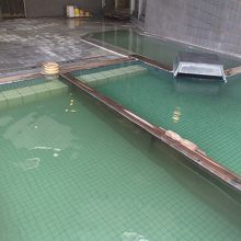 色違いの湯を楽しめる内湯