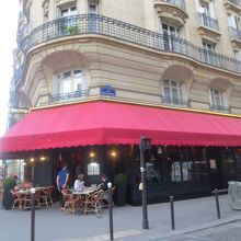 店の中はエアコンで寒いくらいです。