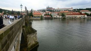 古色蒼然、風格も味もある名橋だ